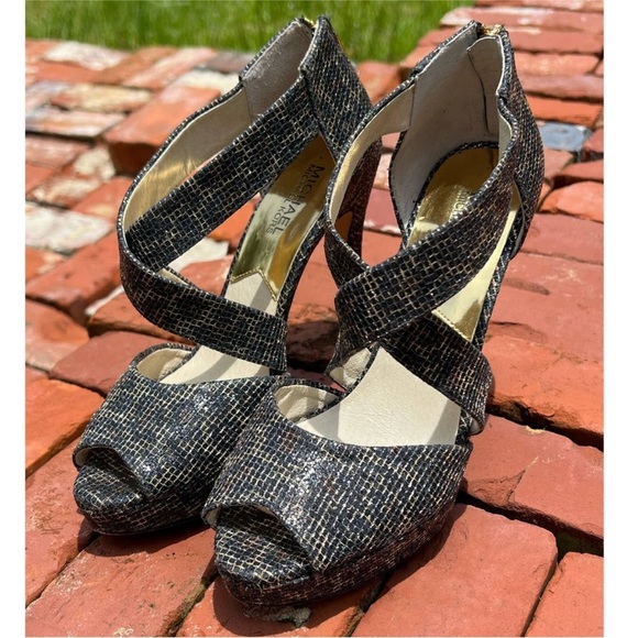 Michael Kors Black and Gold Textured snakeskin print Heels size 7 - Picture 4 of 15